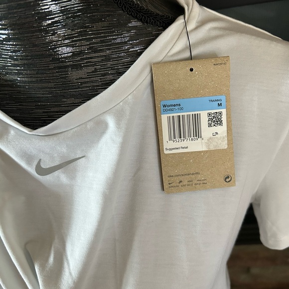 Nike Dri-Fit Training Shirt - Picture 3 of 3